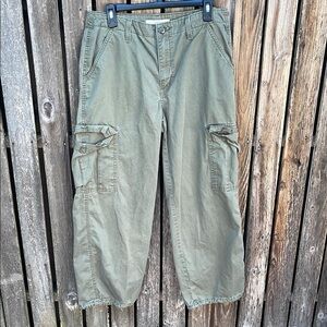 Levi’s 30 ‘94 Baggy Cargo Pants Army Green Cotton Ladies Jeans Olive Wide Leg